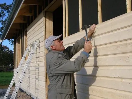 Einbau von Holzverkleidungen