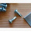Selbstbohrende Schrauben mit halbrundem Zylinderkopf TCB 4,8x16 TORX T25 zur Befestigung der Clips der SUNDIY-Mechanismen
